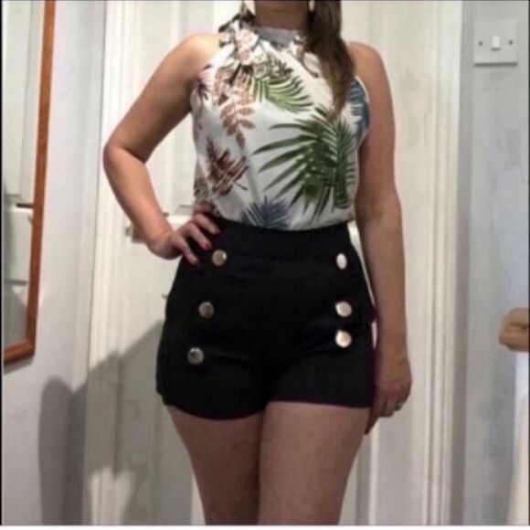 New Floral Top and Short Set Size Small - Picture 3 of 14